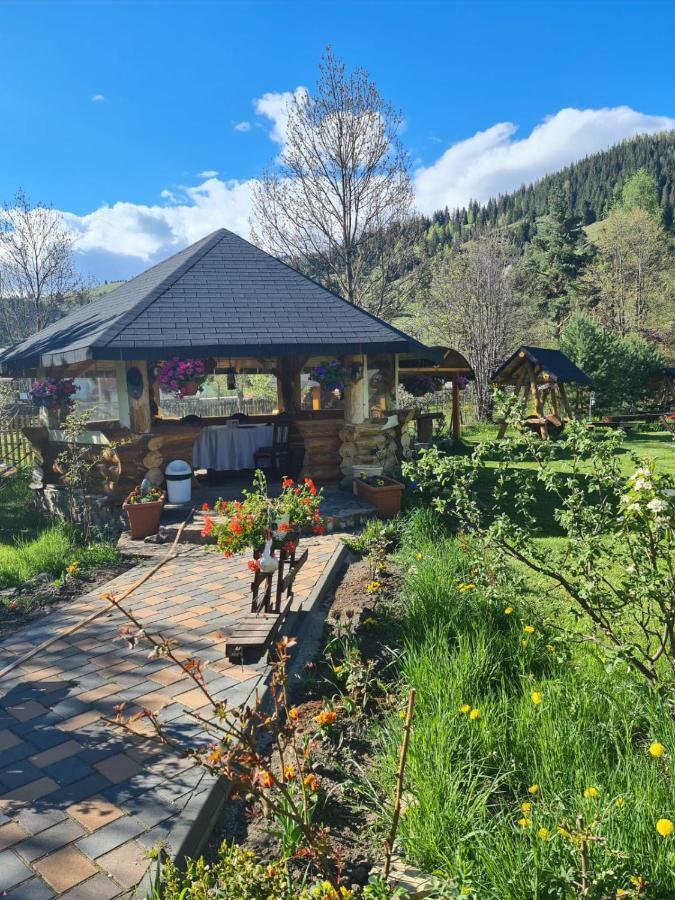 Casa Baciu Hotel Фунду Молдовей Екстериор снимка