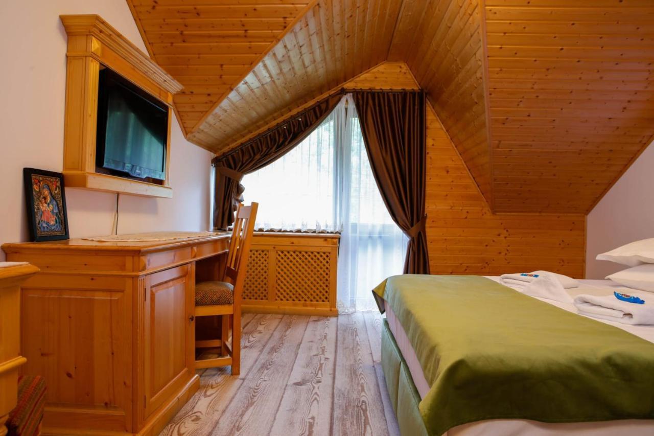 Casa Baciu Hotel Фунду Молдовей Екстериор снимка