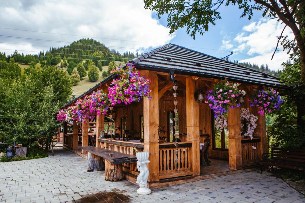 Casa Baciu Hotel Фунду Молдовей Екстериор снимка